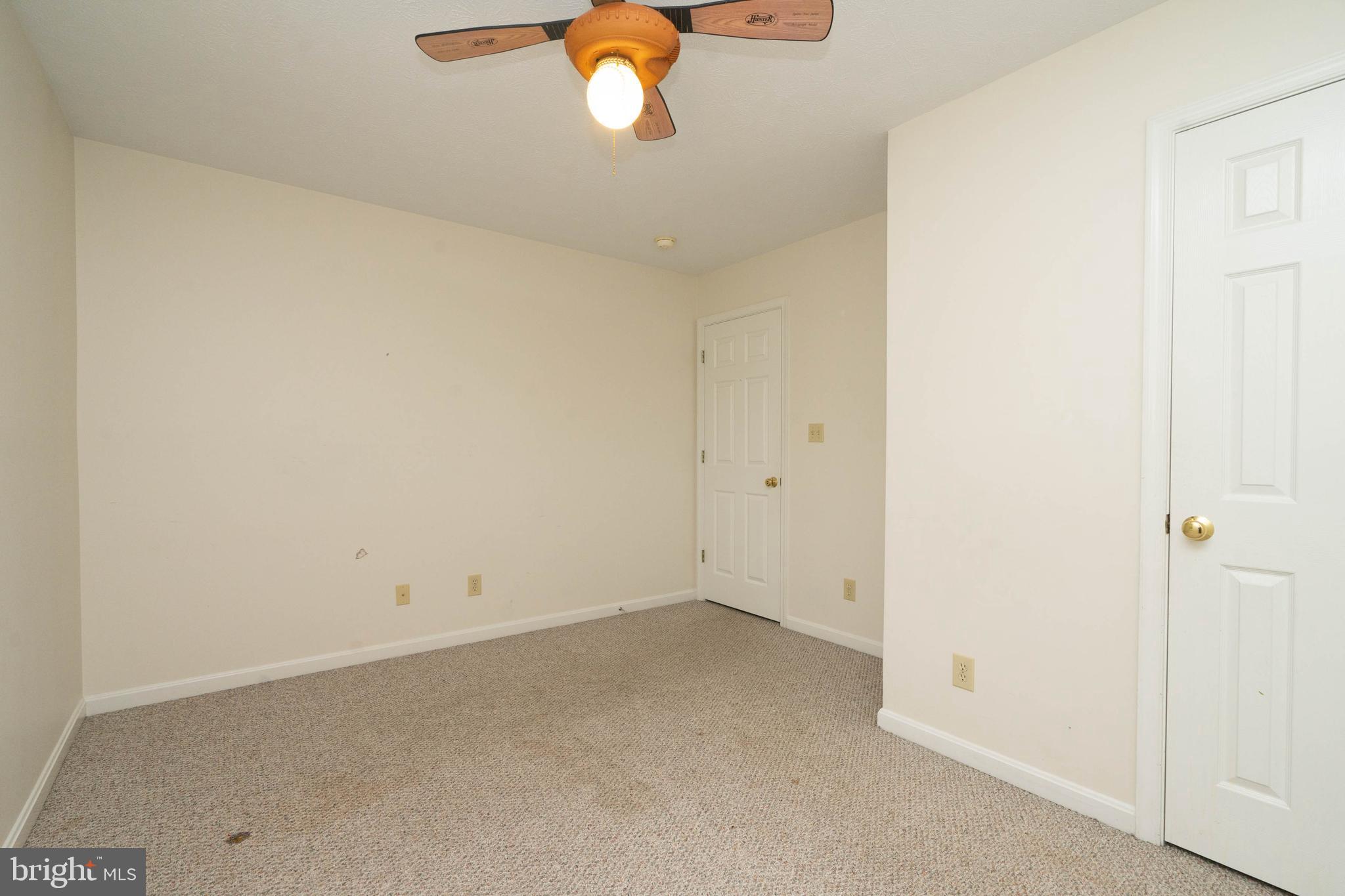 WILLIAMSBURG - Residential Lease