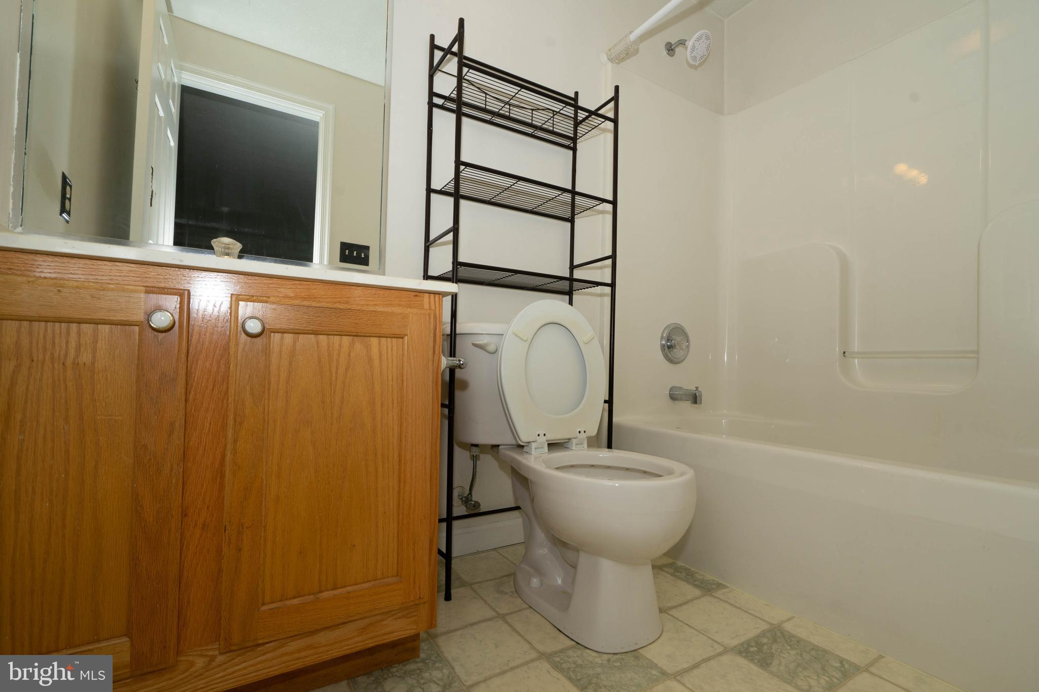 WILLIAMSBURG - Residential Lease