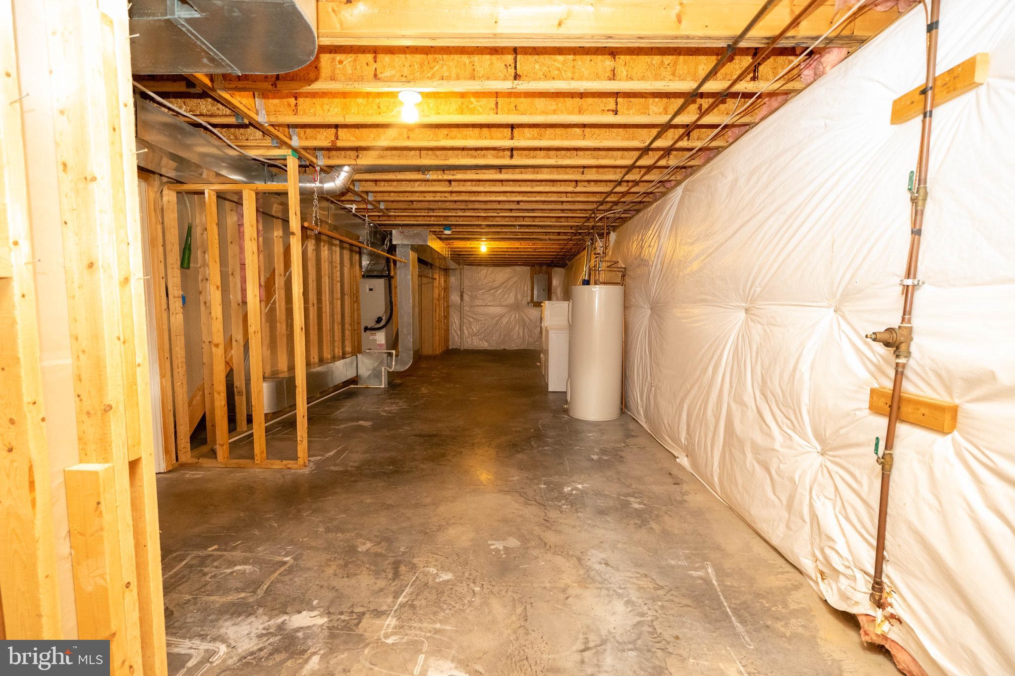 WILLIAMSBURG - Residential Lease