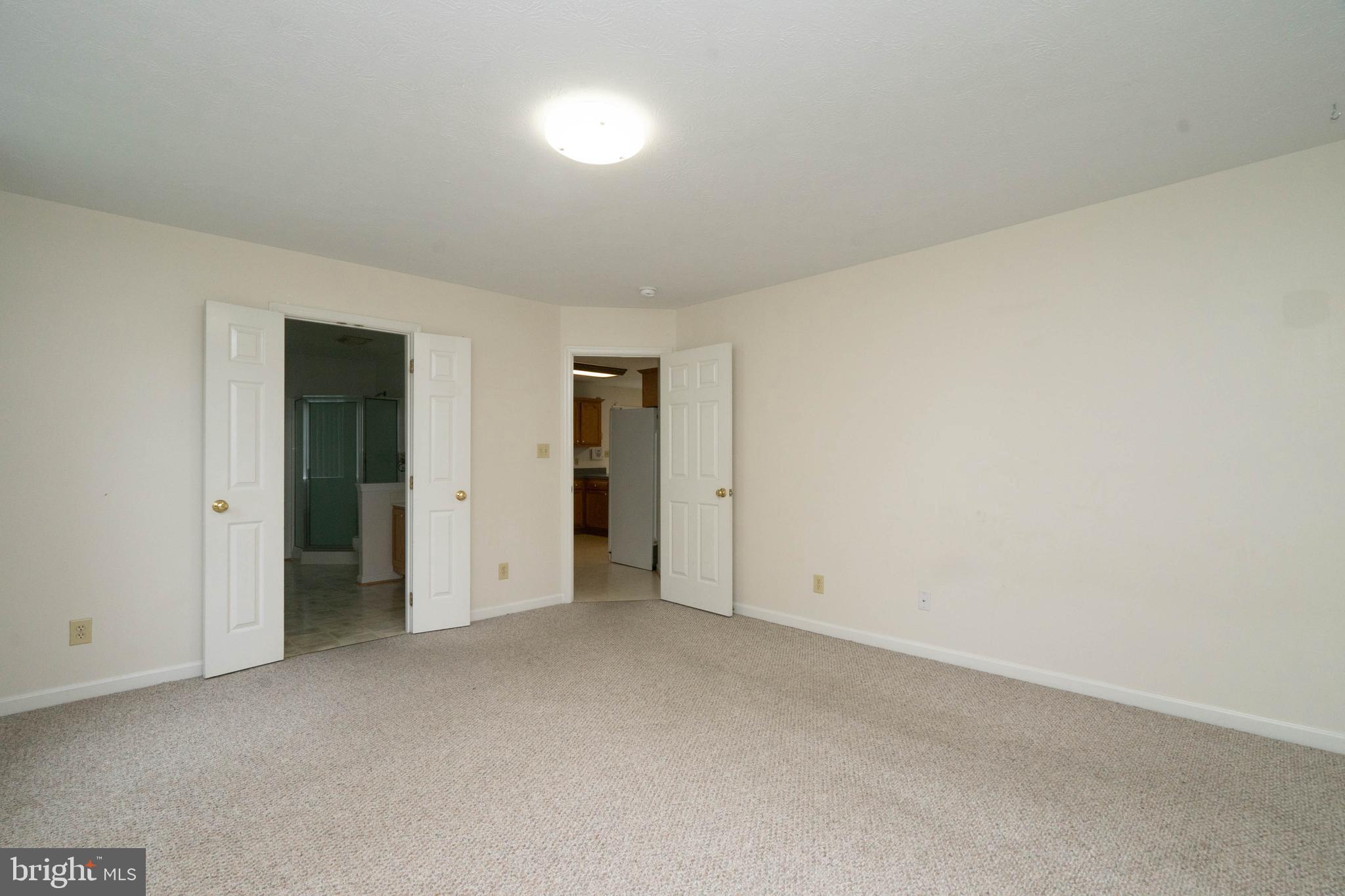 WILLIAMSBURG - Residential Lease