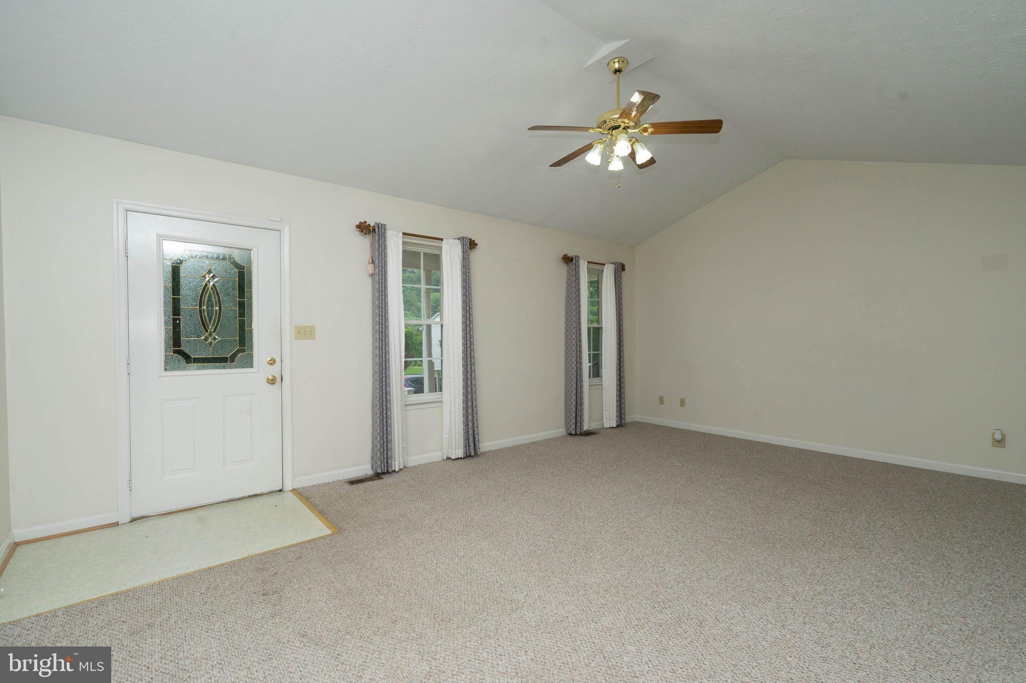 WILLIAMSBURG - Residential Lease