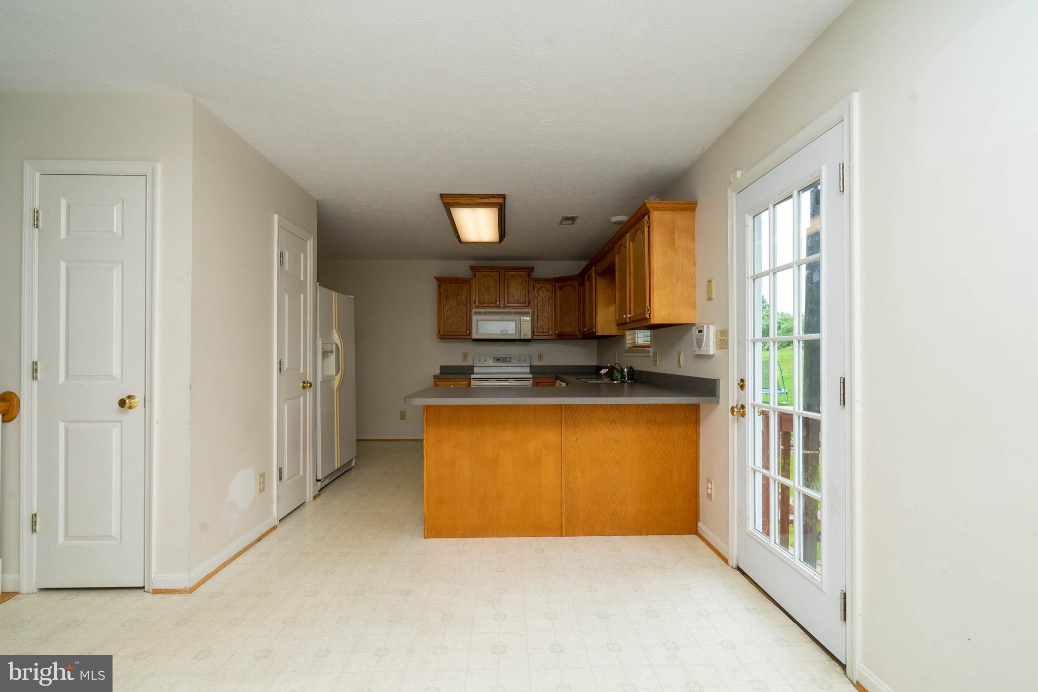 WILLIAMSBURG - Residential Lease