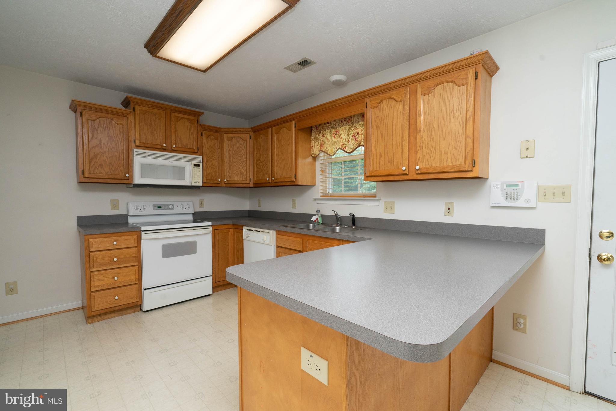 WILLIAMSBURG - Residential Lease