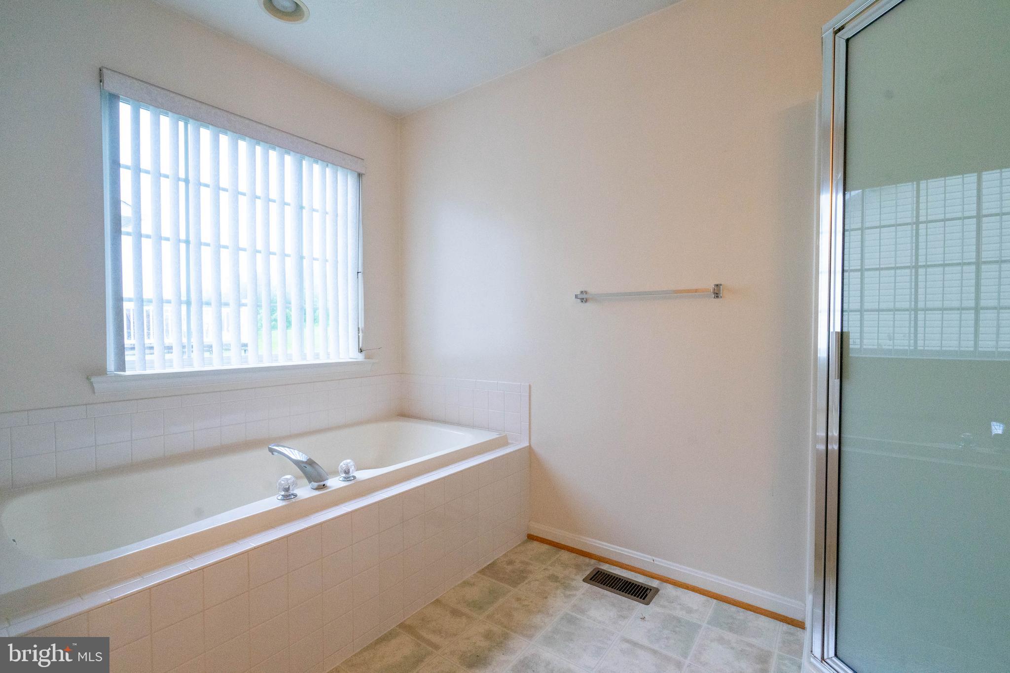 WILLIAMSBURG - Residential Lease