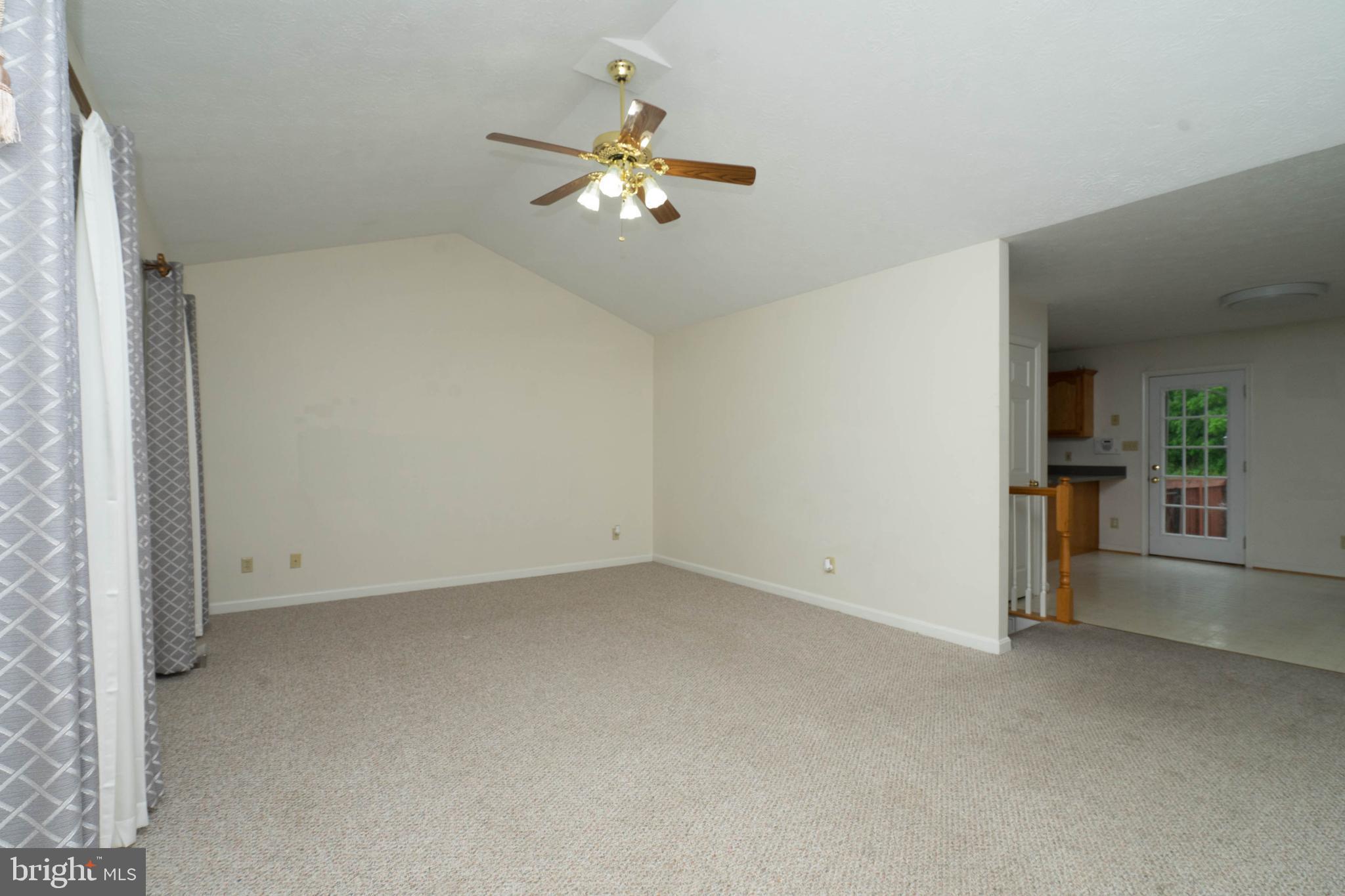 WILLIAMSBURG - Residential Lease