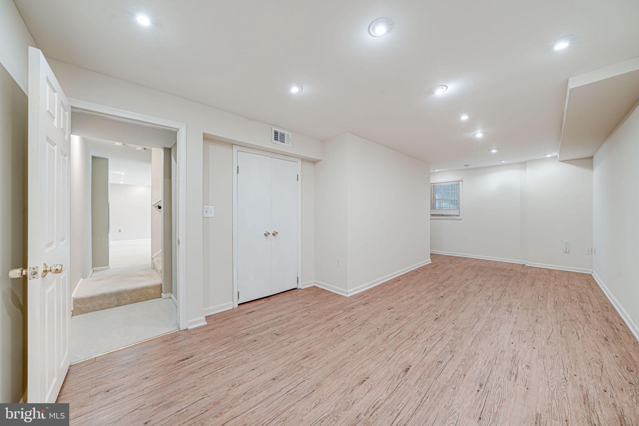 CLARKS CROSSING - Residential