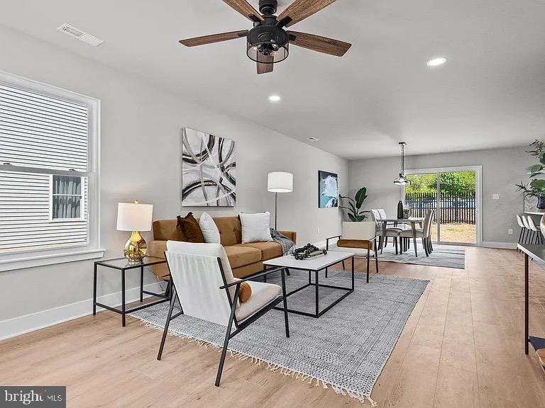 LEVITTOWN - Residential