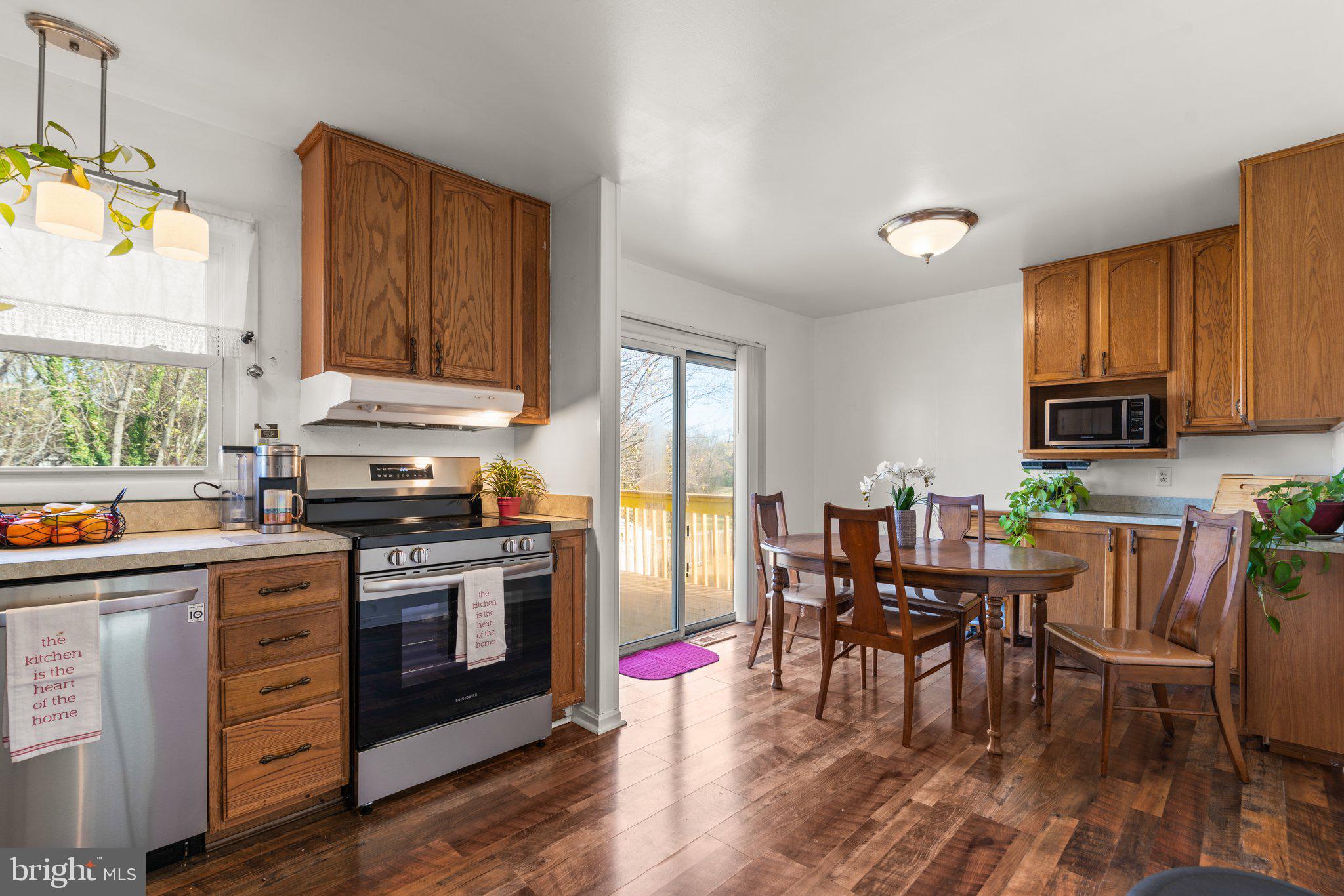 FOUR SEASONS ESTATES - Residential