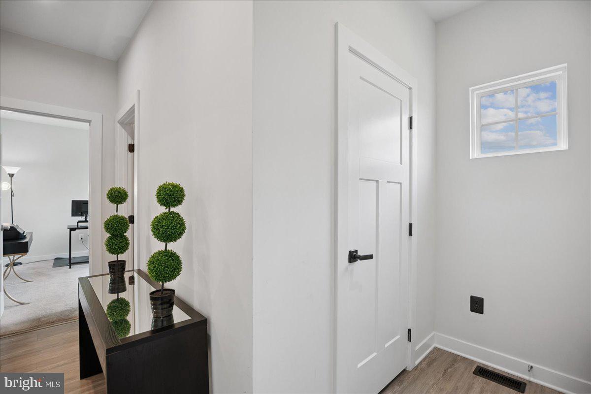 BRENTWOOD - Residential