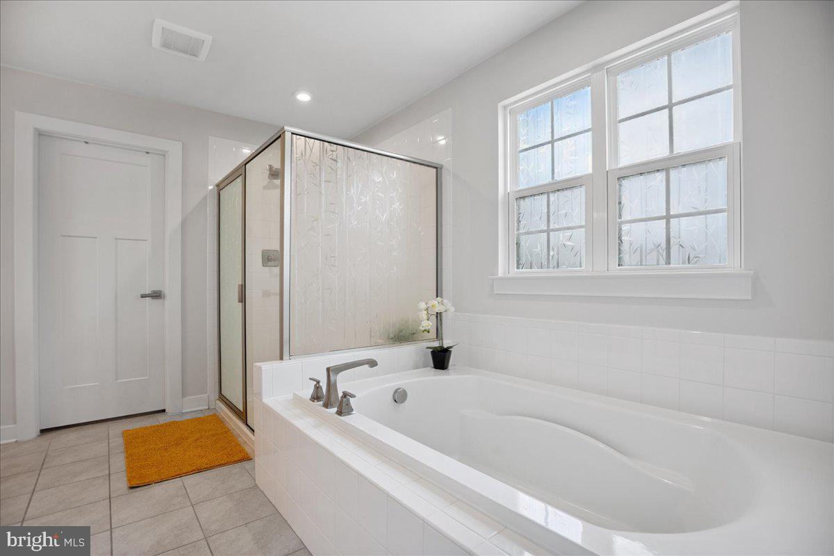 BRENTWOOD - Residential