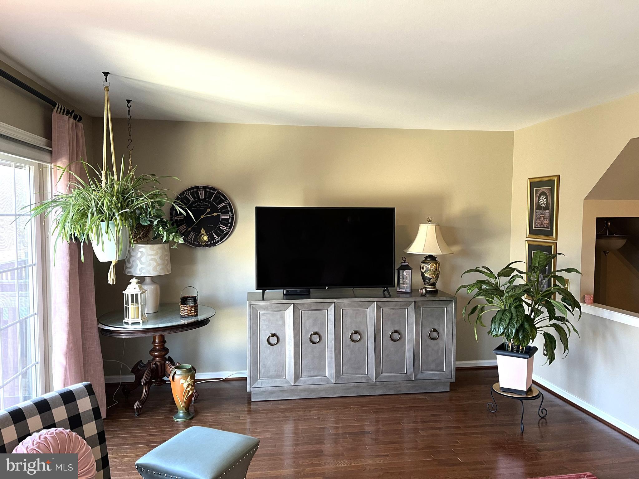 ASHBURN FARM - Residential Lease