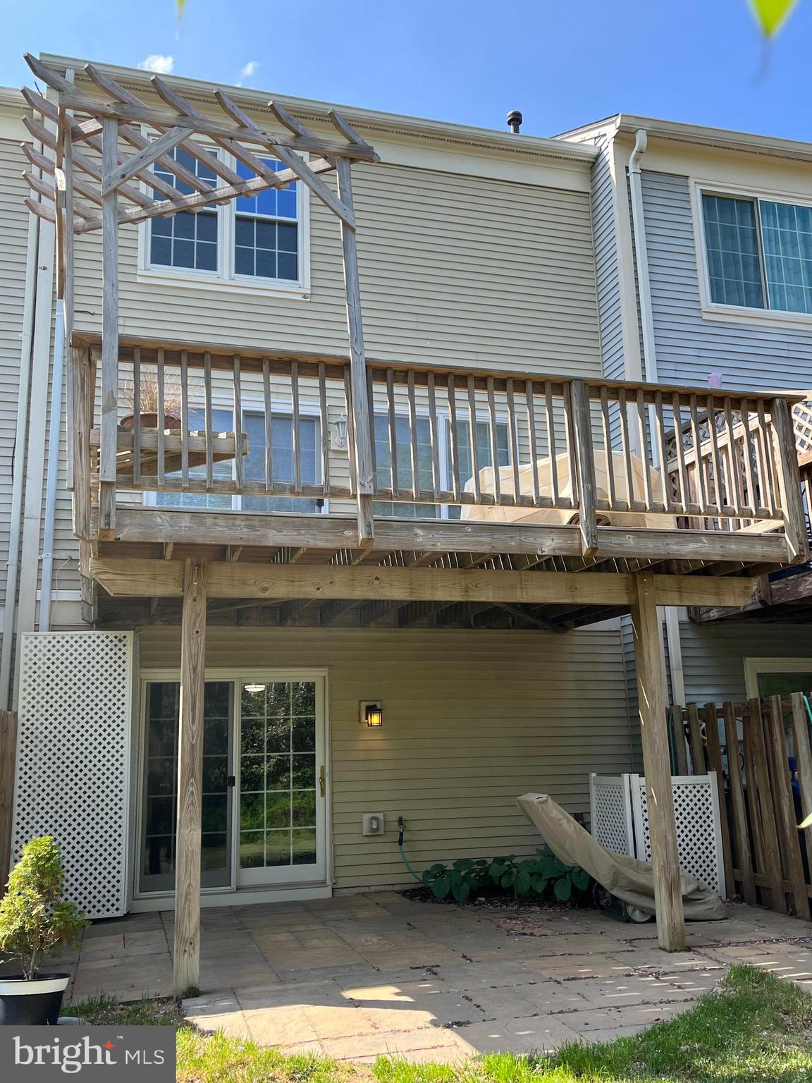 ASHBURN FARM - Residential Lease