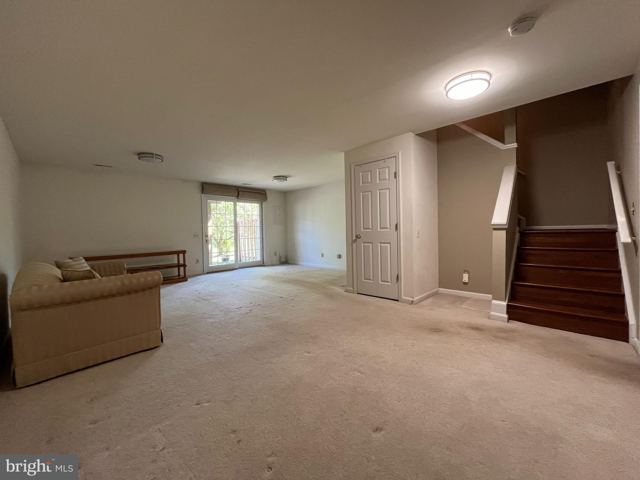 ASHBURN FARM - Residential Lease