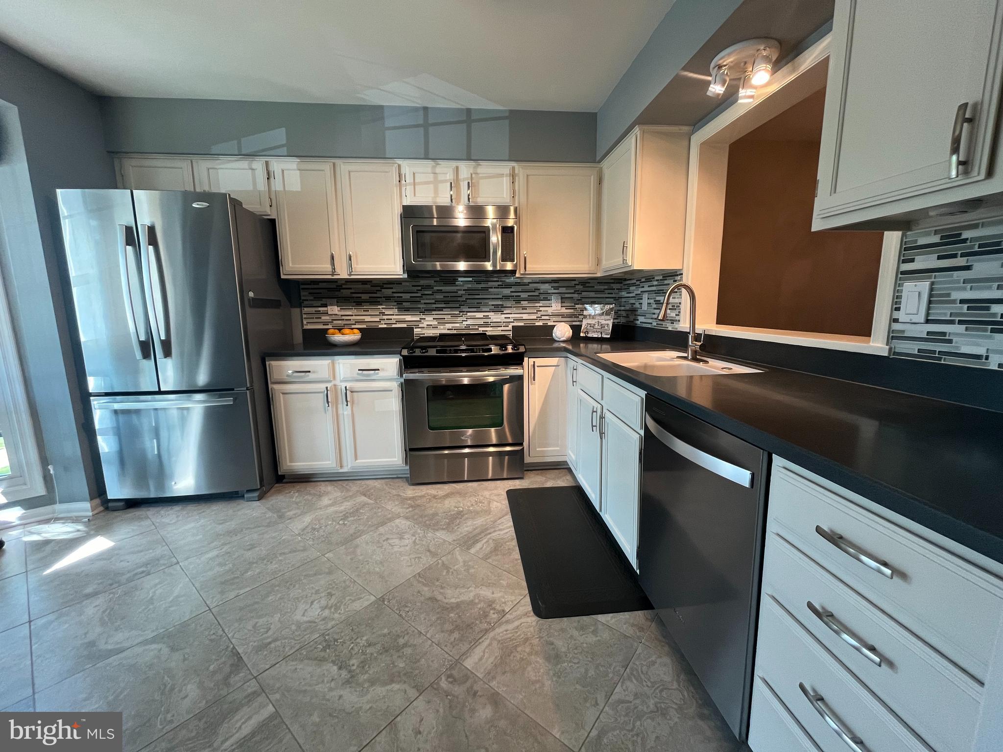 ASHBURN FARM - Residential Lease