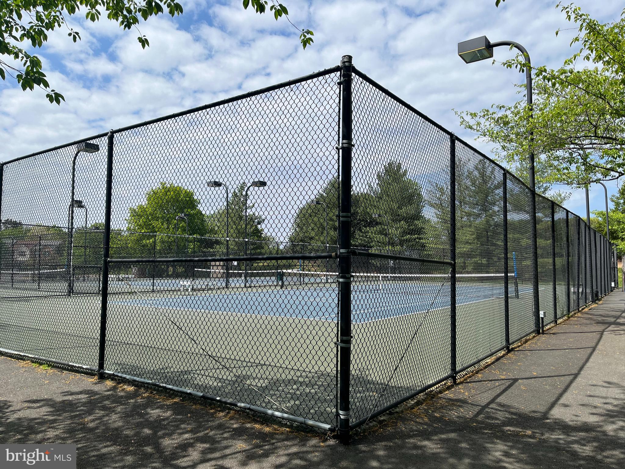 ASHBURN FARM - Residential Lease