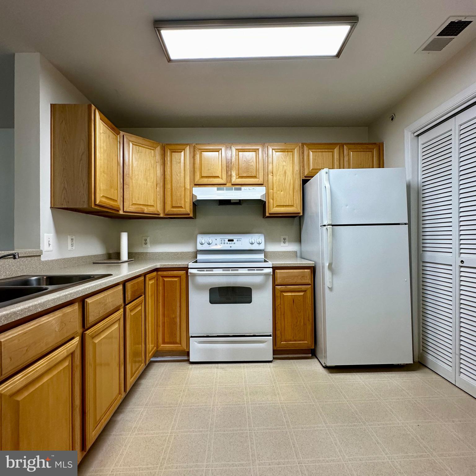 ONVILLE HEIGHTS - Residential Lease