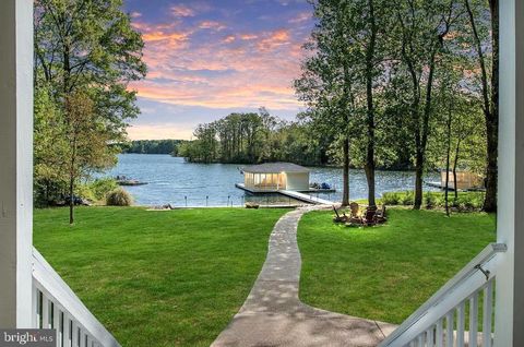 326 ANNA HIGHVIEW BUMPASS VA 23024