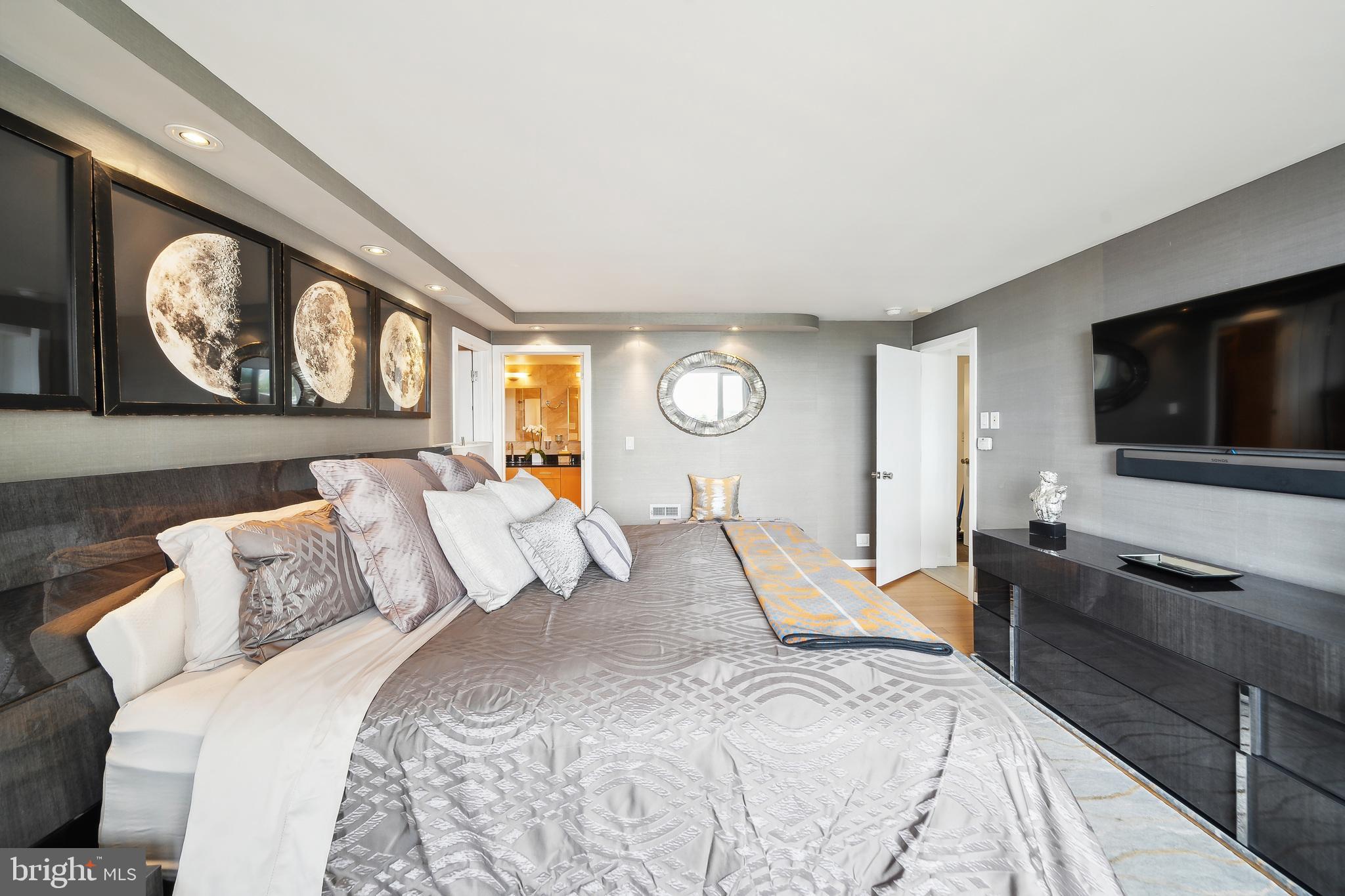 PHILADELPHIA - Residential