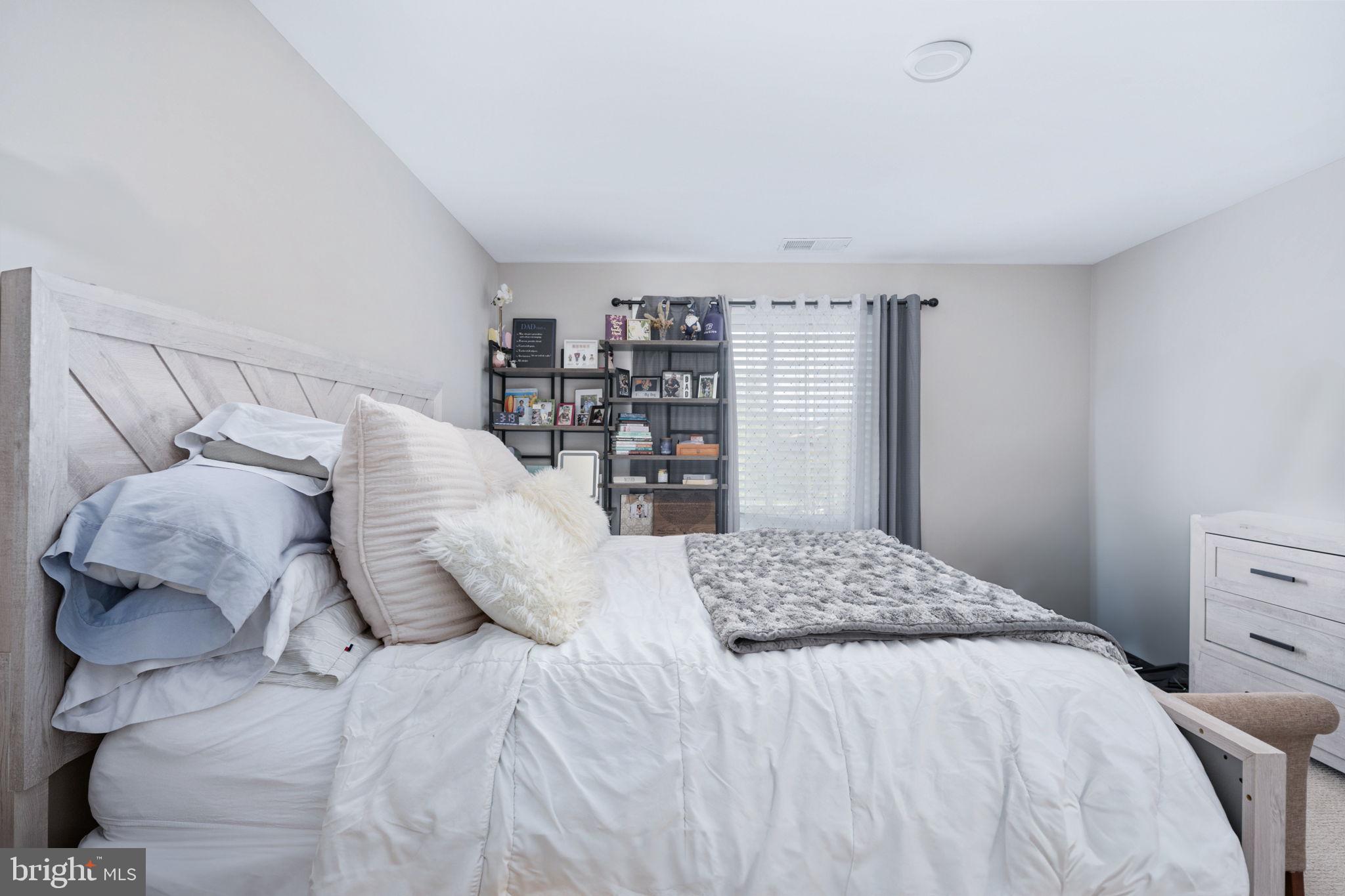 JEFFERSON MEWS - Residential