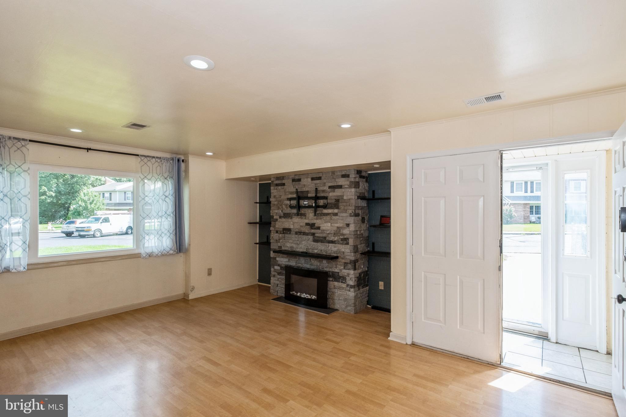 210 HYACINTH COURT