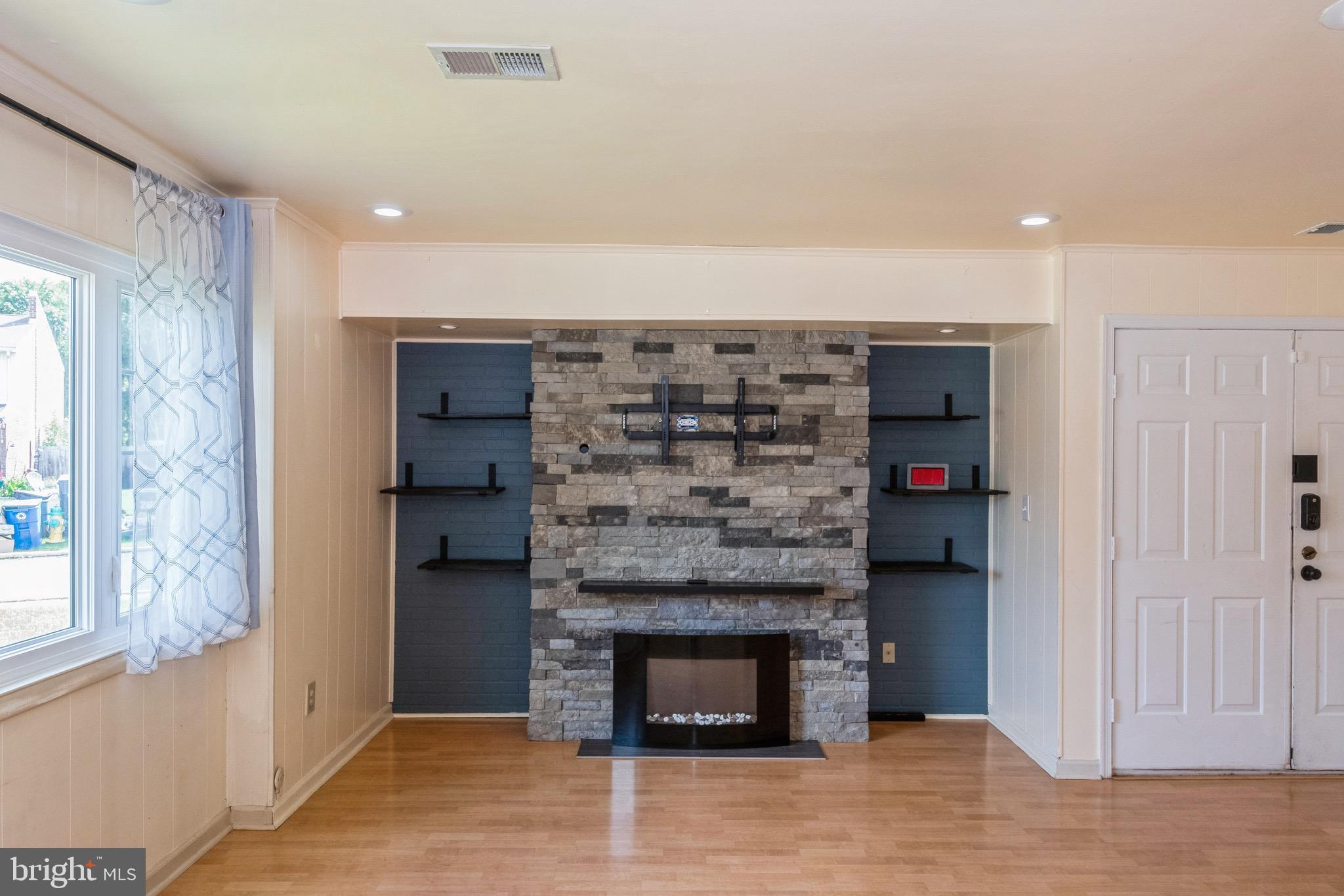 210 HYACINTH COURT