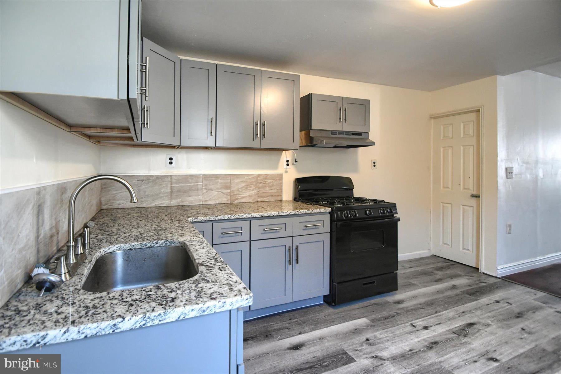 MANTUA - Residential Lease