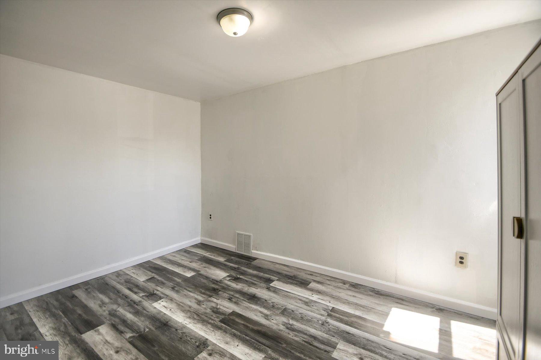 MANTUA - Residential Lease