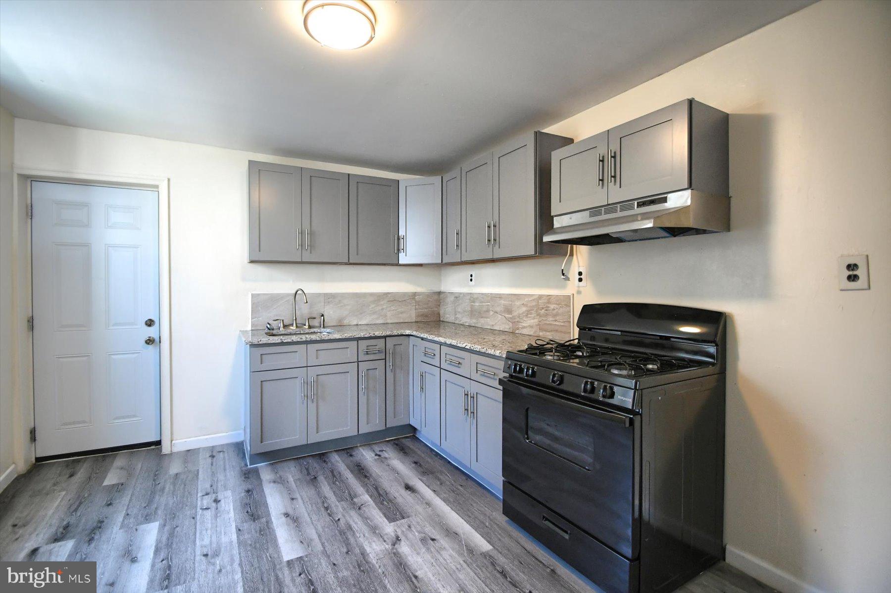 MANTUA - Residential Lease