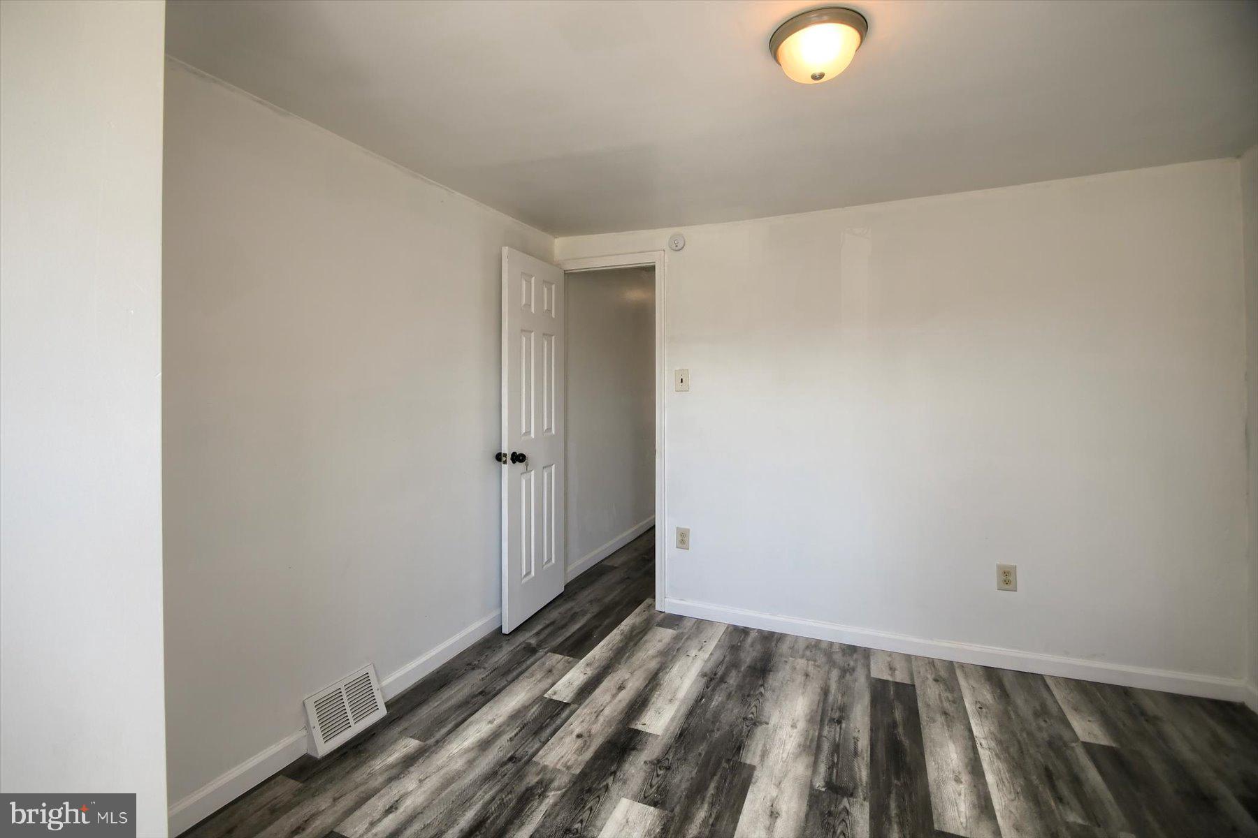 MANTUA - Residential Lease