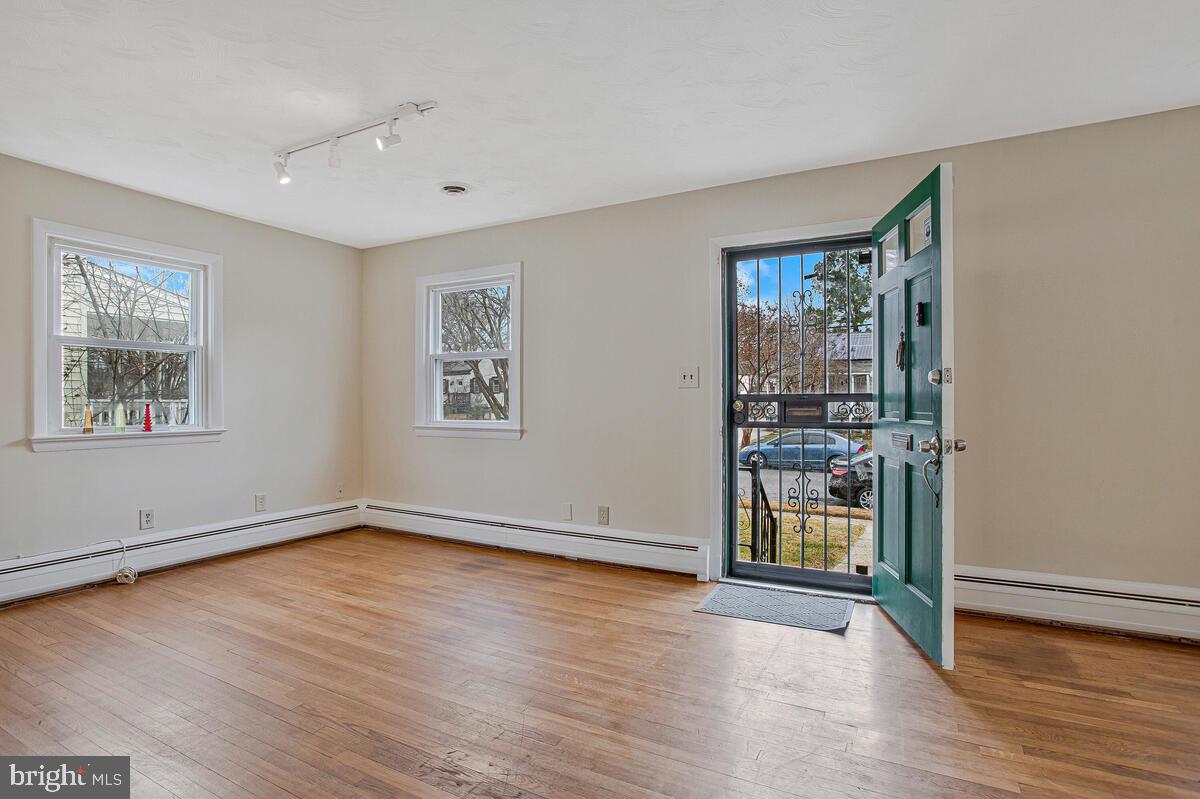 GREEN HILL PARK - Residential