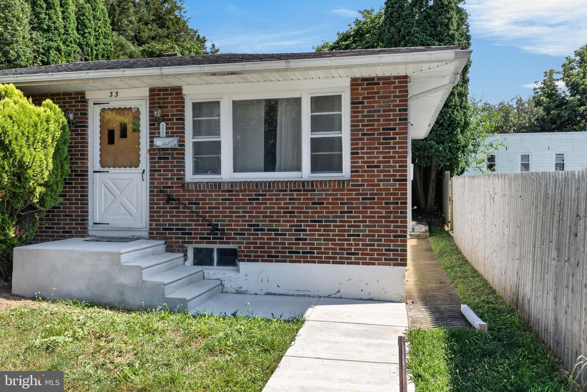 332 W LINCOLN STREET