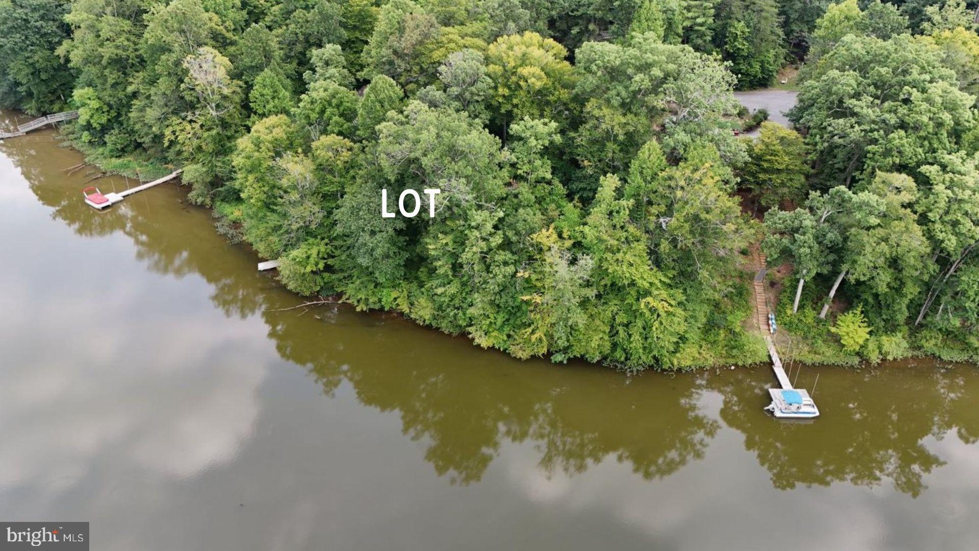 OCCOQUAN FOREST - Land