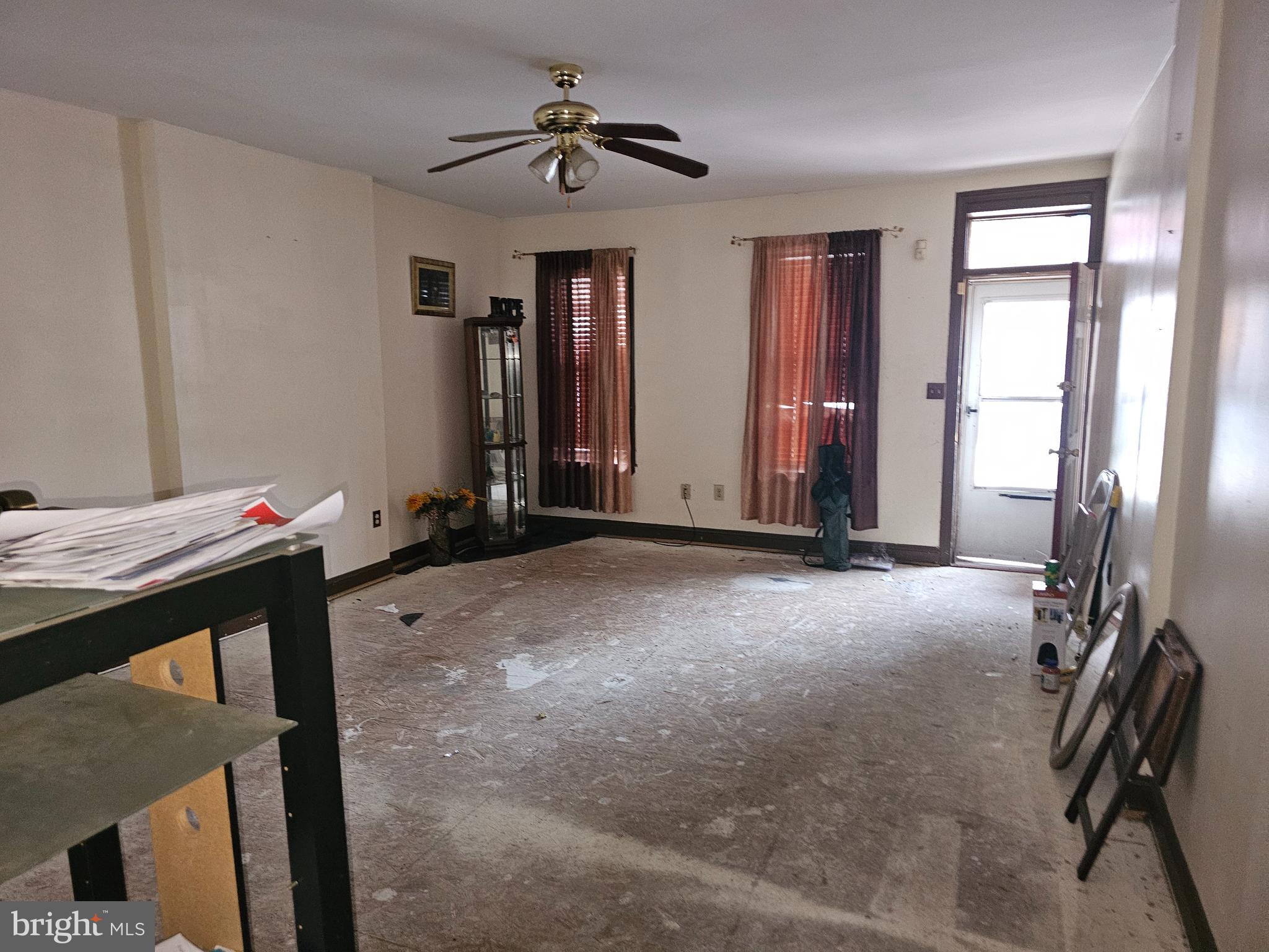 921 N LOMBARD STREET