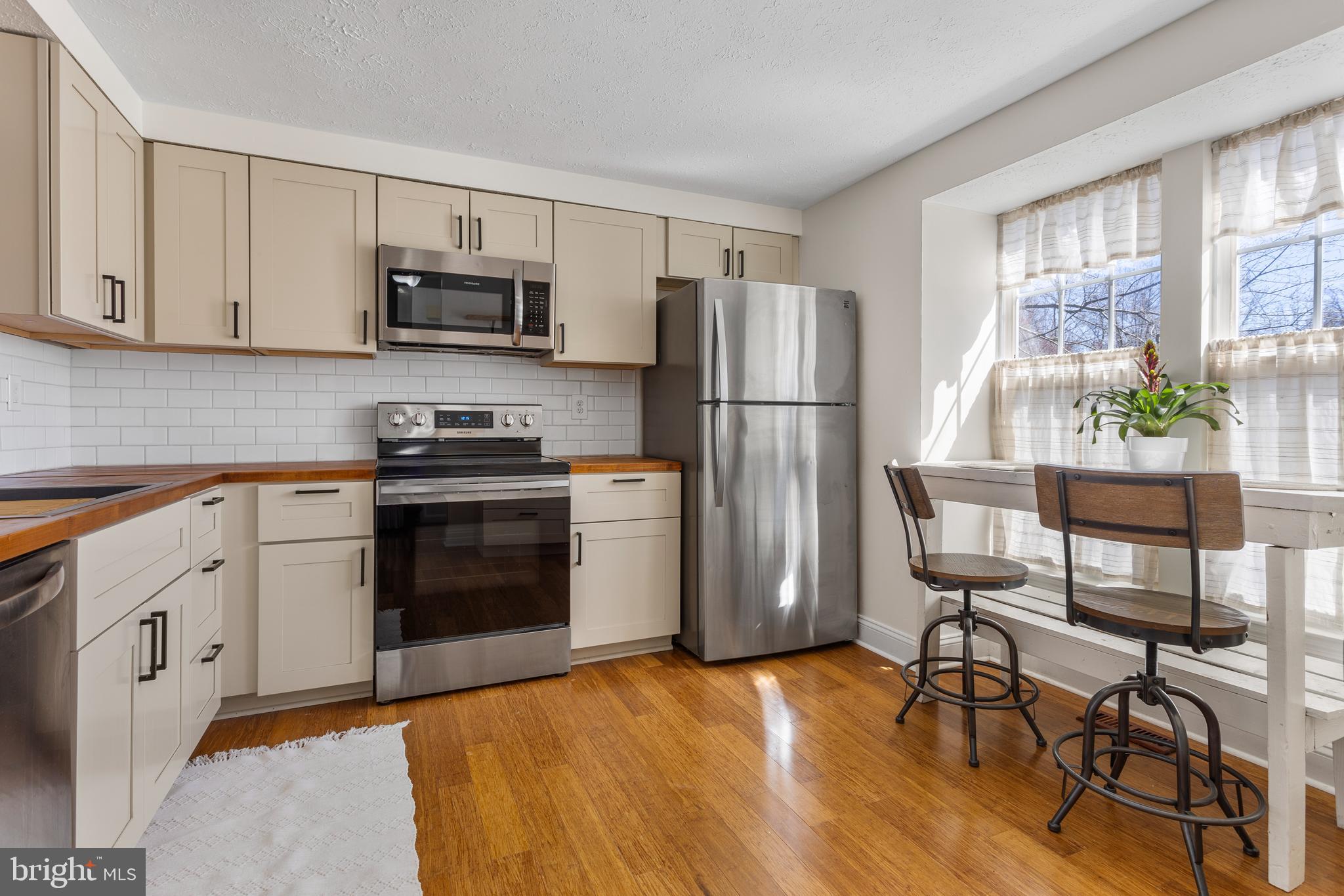 CHESAPEAKE LIGHTHOUSE - Residential