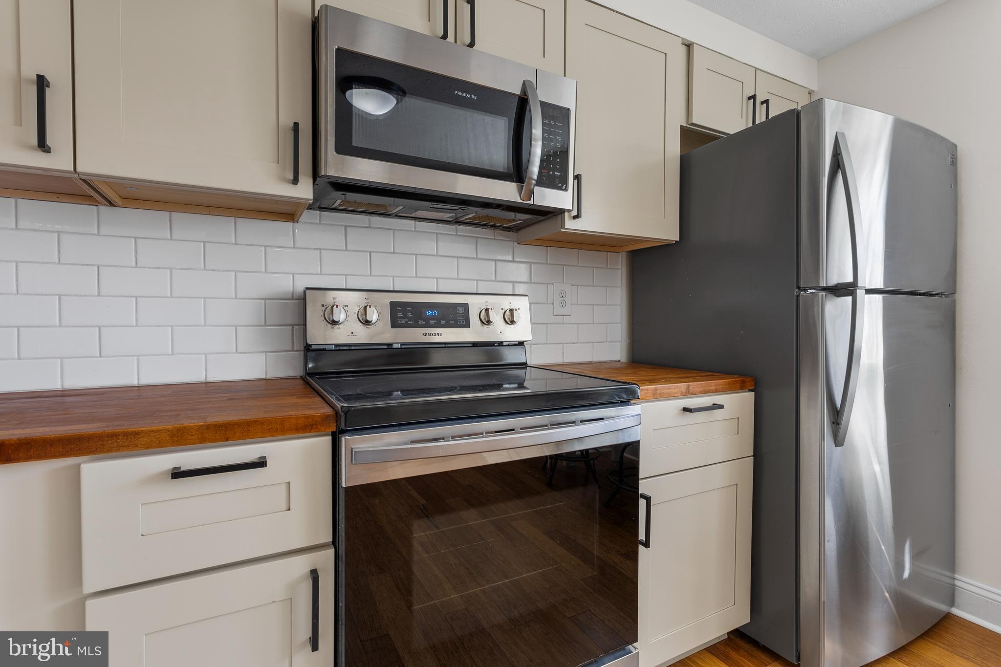 CHESAPEAKE LIGHTHOUSE - Residential