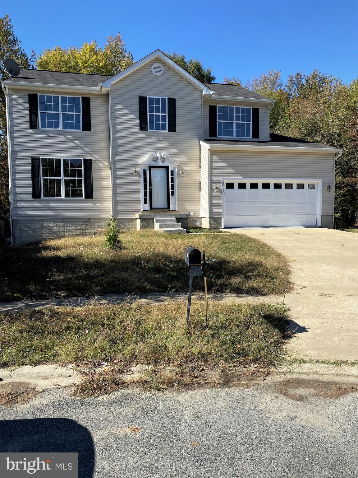 Beautiful house on a cul-de-sac in a desirable area. The upper two floors are available. The basement is already rented to a very friendly and decent renter.