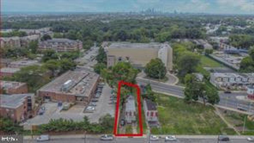 Welcome to 2110 W Chew Ave - Discover an excellent student housing opportunity at 2110 W Chew Avenue, perfectly located just steps from La Salle University. This spacious rental is designed with students in mind, offering multiple bedrooms, comfortable common areas, and a functional kitchen ideal for shared living.One of the standout features of this property is its private driveway and rare street-to-street lot, providing plenty of parking and easy access — a true convenience in the city. The home also includes updated bathrooms, bright living spaces, and an outdoor area for relaxing or studying.
With its unbeatable location near campus, public transportation, and local amenities, this property offers both convenience and value for students looking for a comfortable place to call home while attending La Salle.