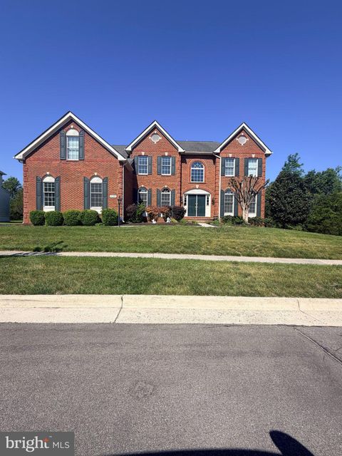 Homes For Sale - 25785 Flyaway Ct<br/> CHANTILLY, VA 20152