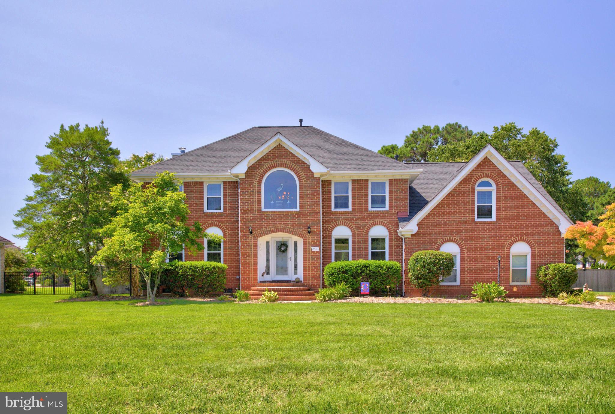 2501 WOODS HOLE CT