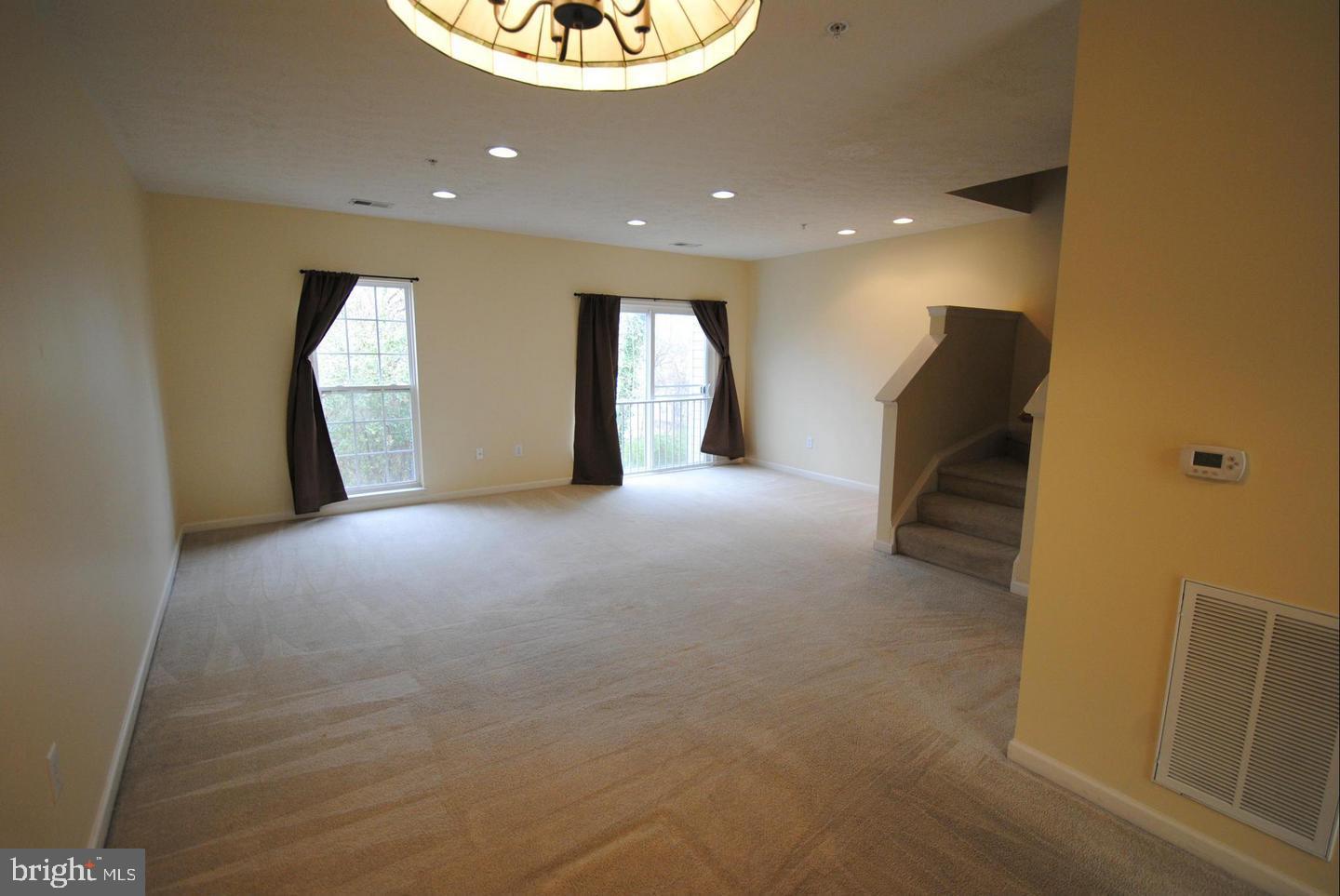 CRAIN SUMMIT - Residential Lease