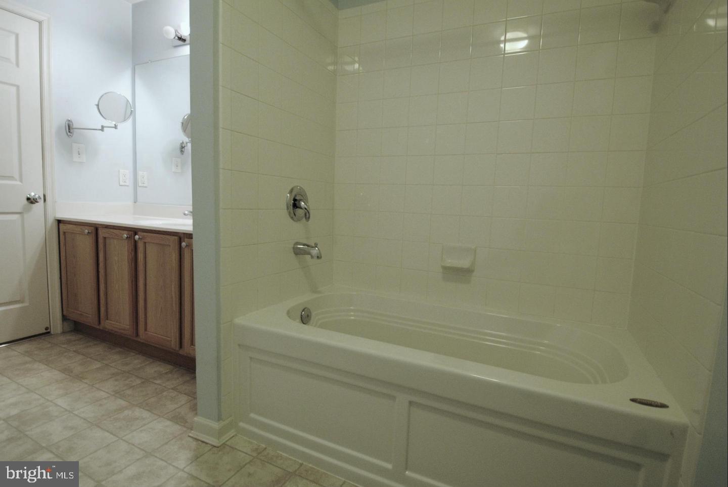 CRAIN SUMMIT - Residential Lease