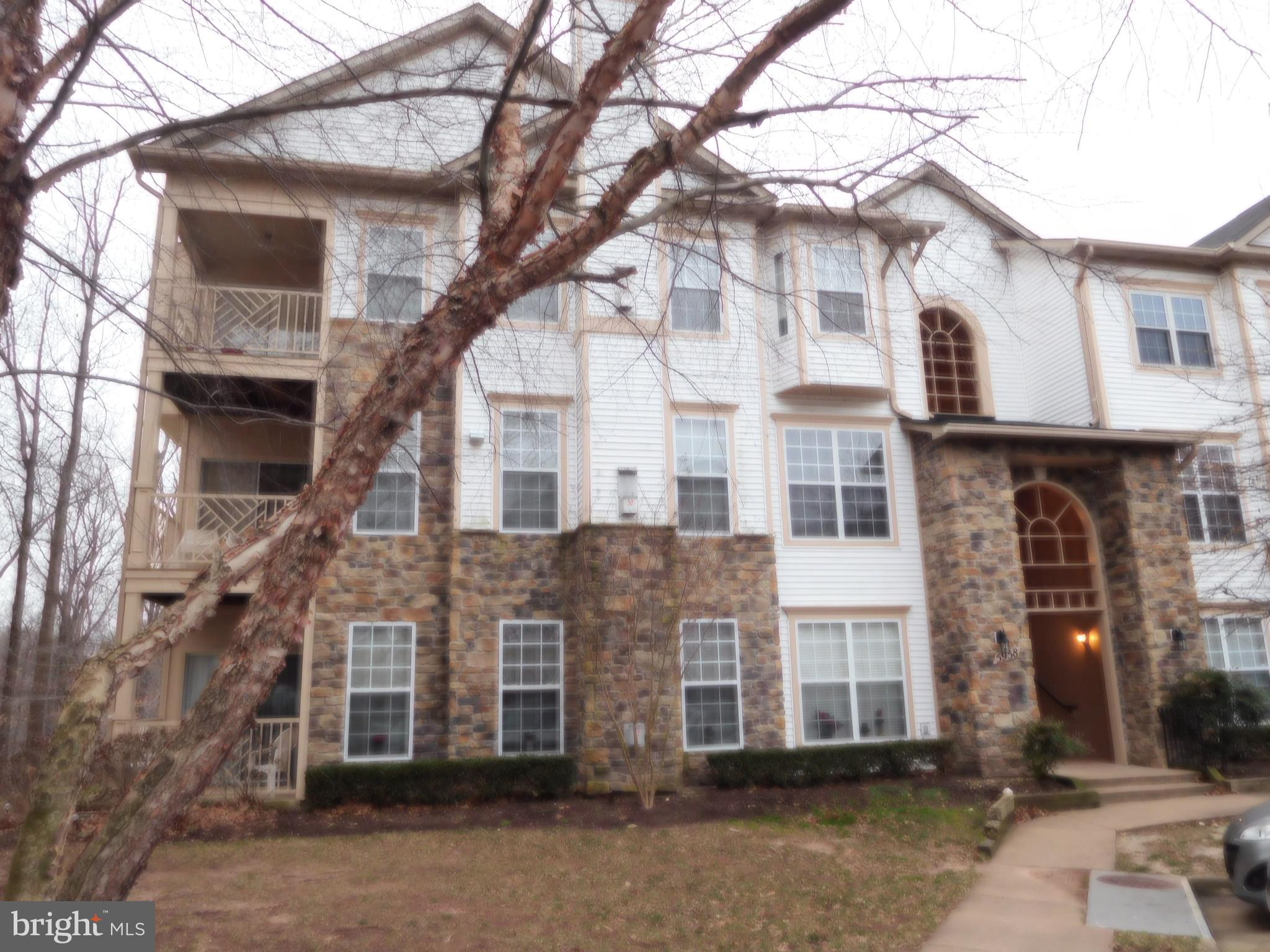 FOUNDERS WALK - Residential Lease