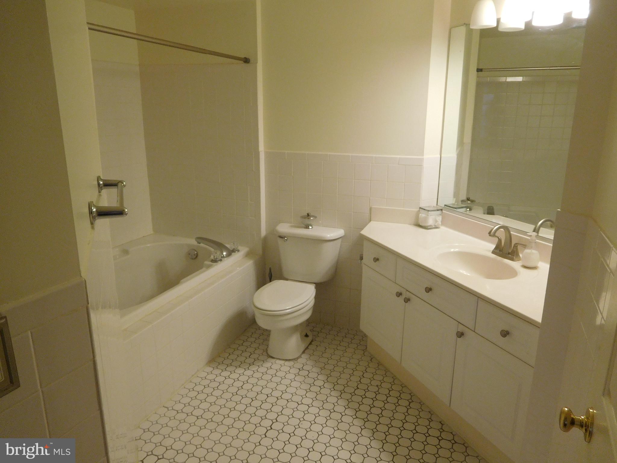 FOUNDERS WALK - Residential Lease