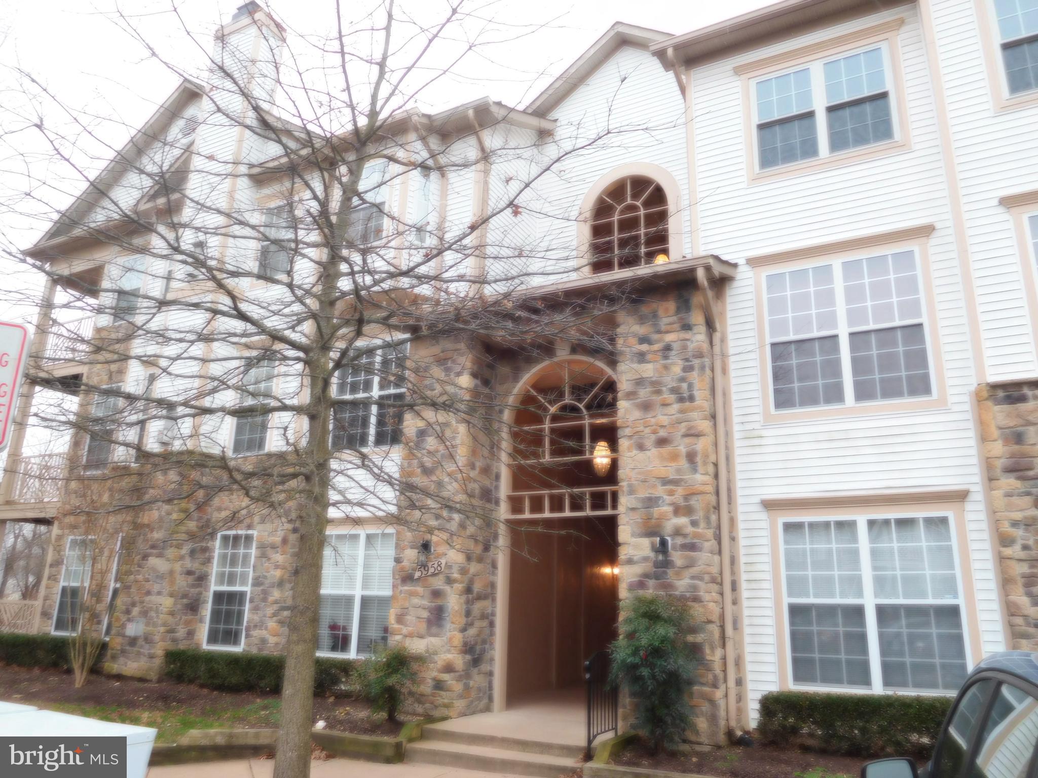 FOUNDERS WALK - Residential Lease