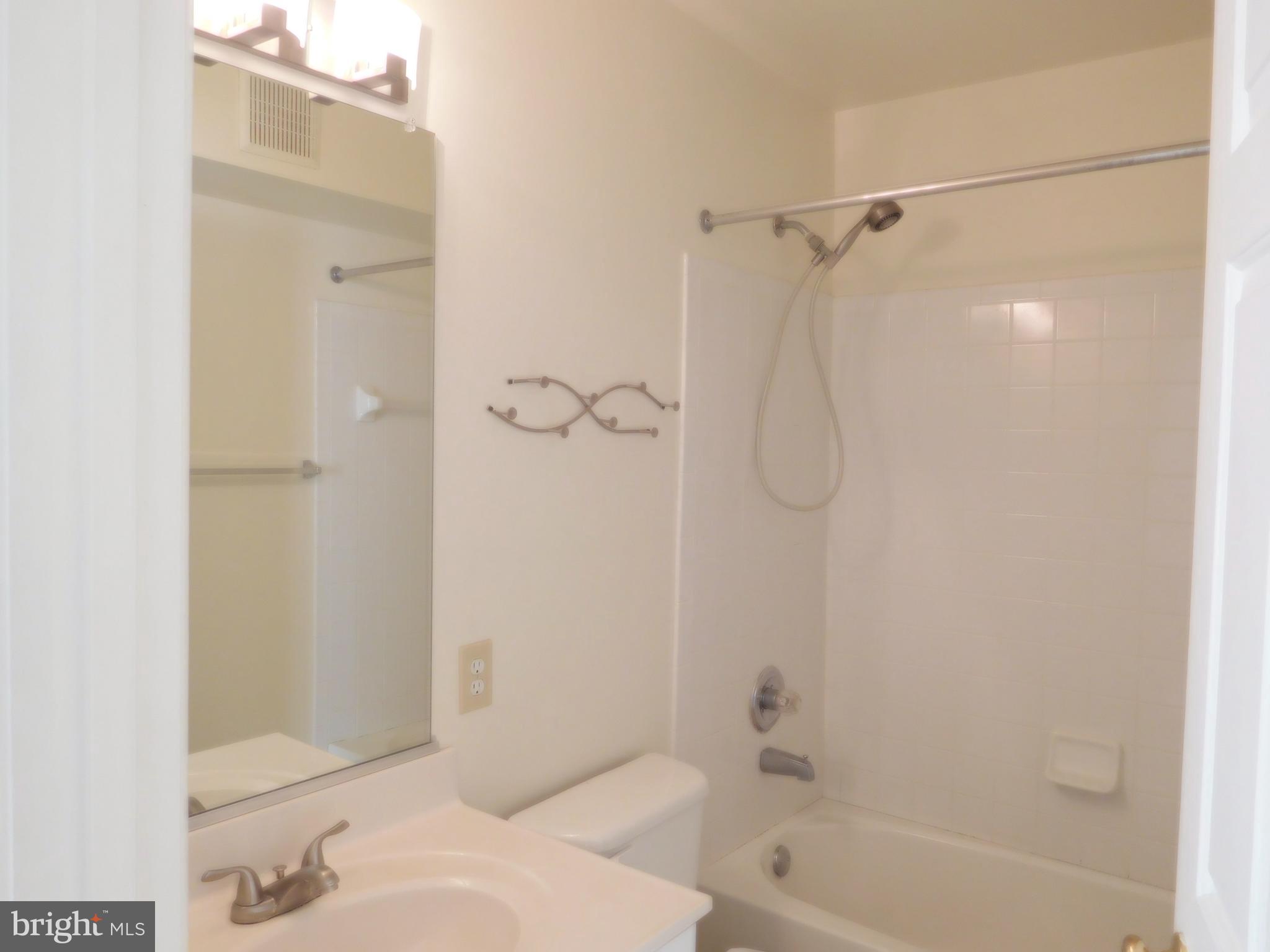 FOUNDERS WALK - Residential Lease