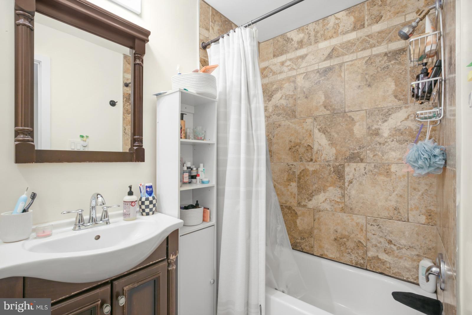 FISHTOWN - Residential Lease