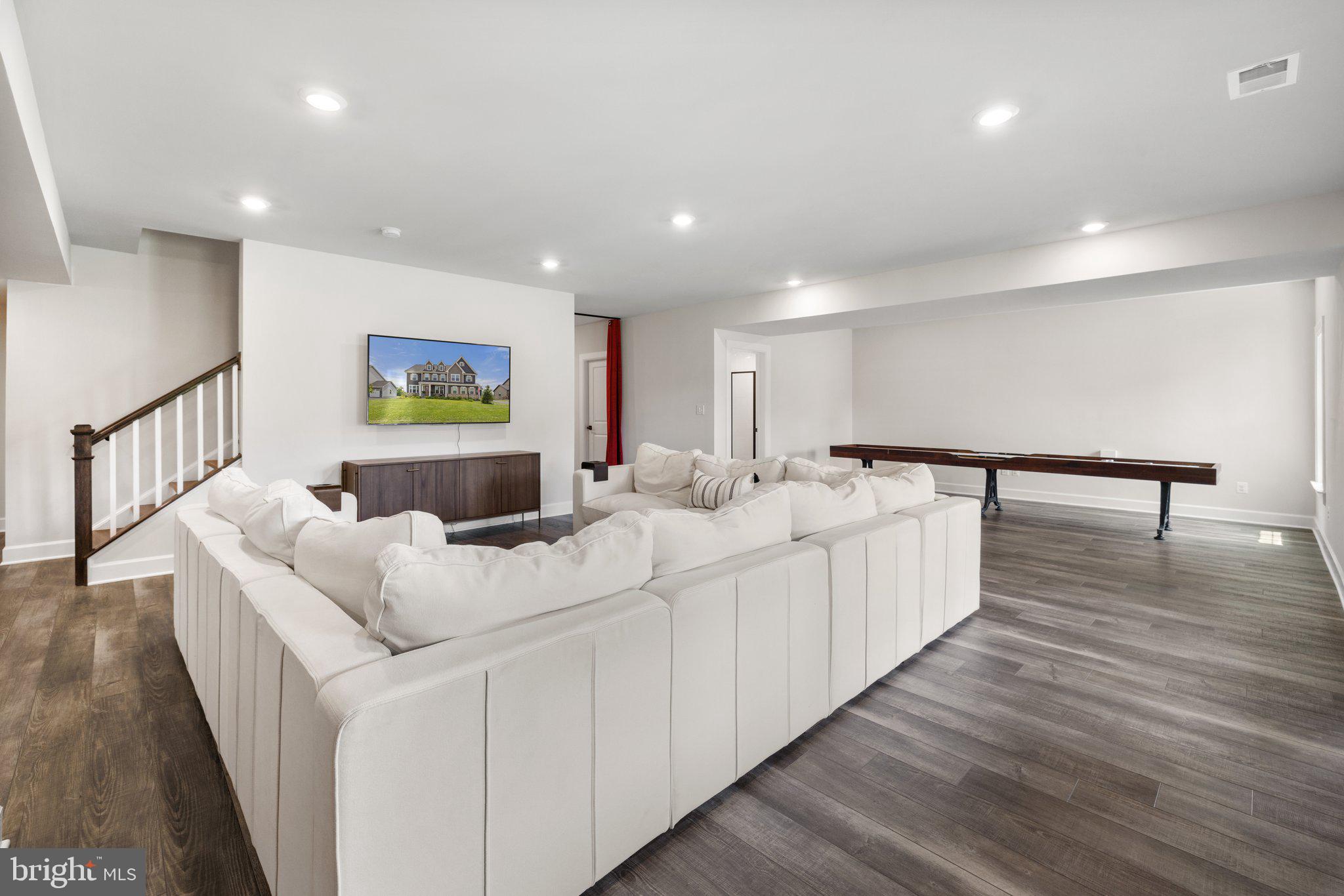 VIRGINIA CROSSING - Residential