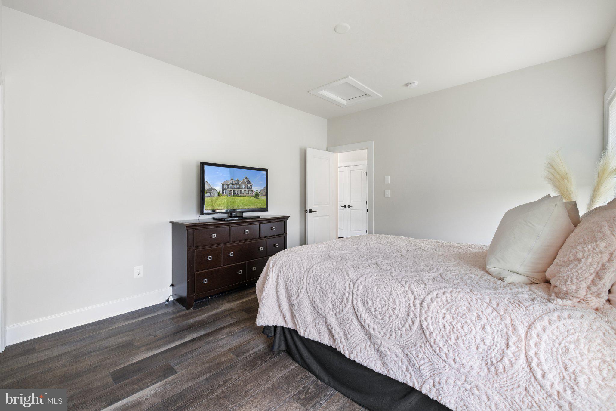 VIRGINIA CROSSING - Residential