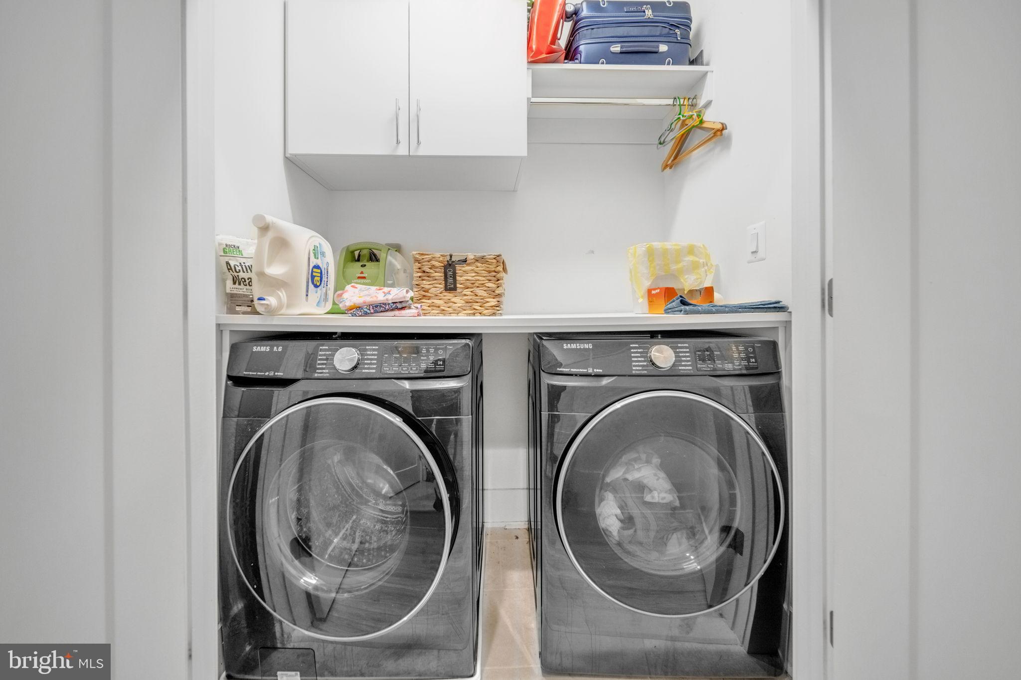 CABIN JOHN VILLAGE - Residential