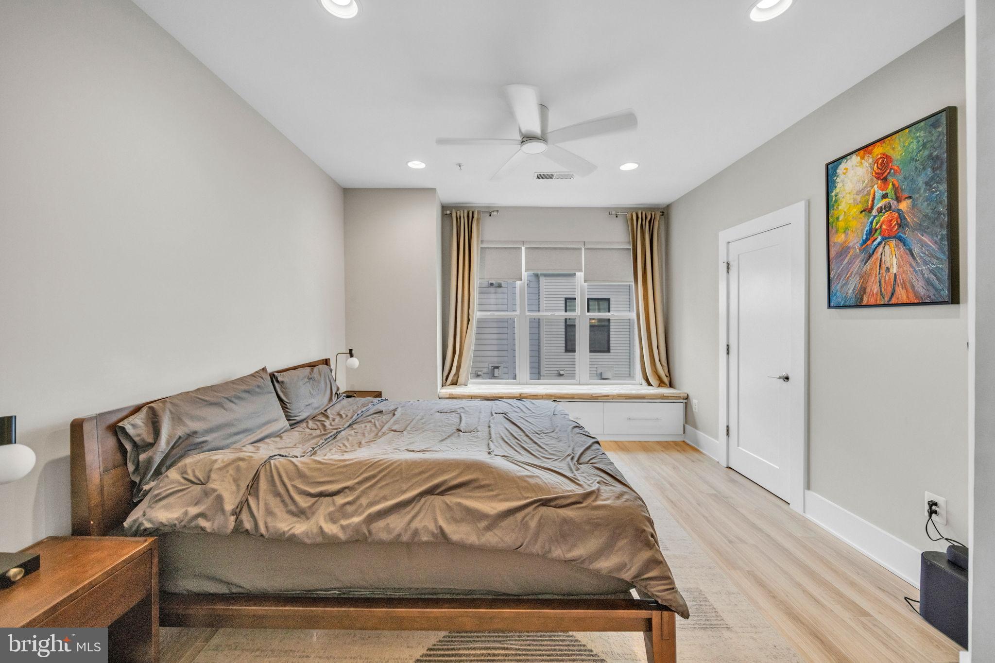 CABIN JOHN VILLAGE - Residential